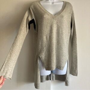Duffy Gray & Black 100% Cashmere V Neck Hi Lo  Relaxed Long Sleeve Sweater Sz XS